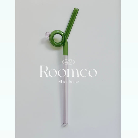 {{ product.title }} - {{ shop.name }}