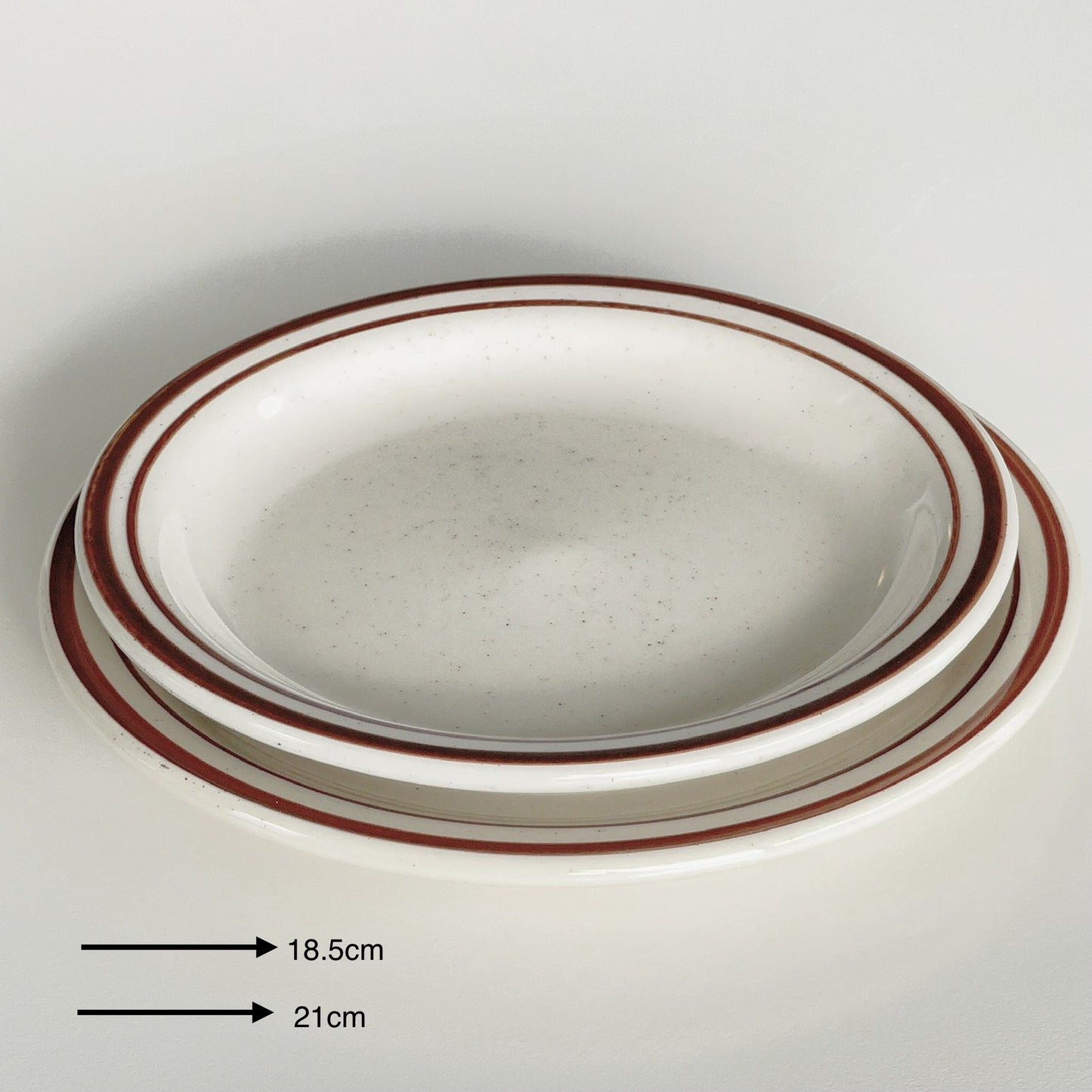{{ product.title }} - {{ shop.name }}