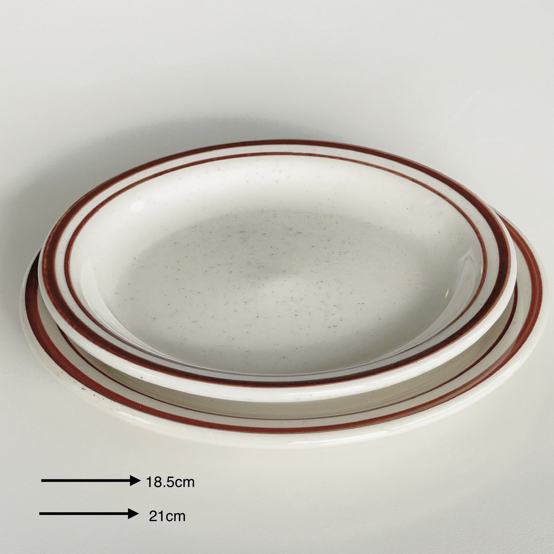 {{ product.title }} - {{ shop.name }}