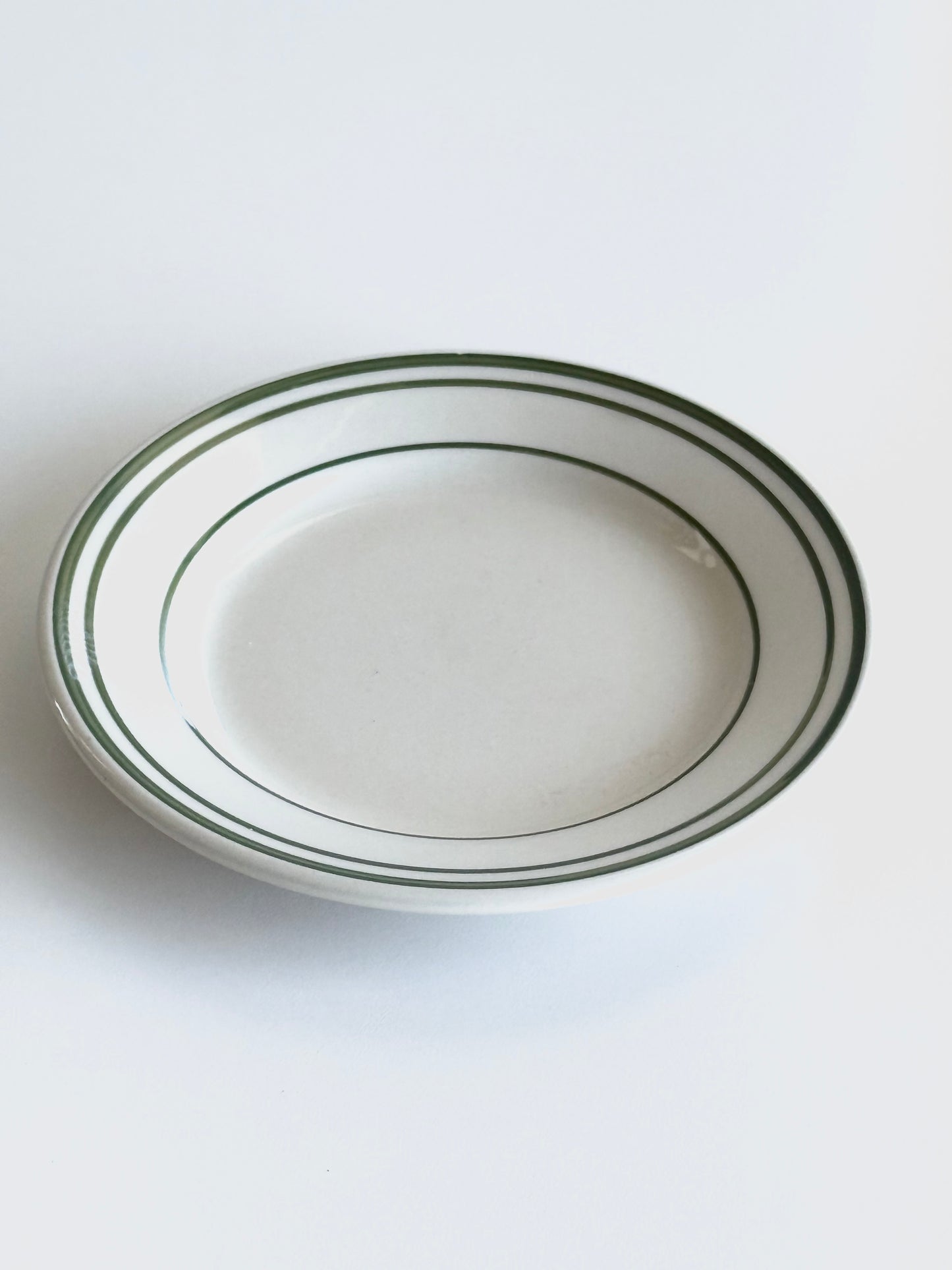 {{ product.title }} - {{ shop.name }}