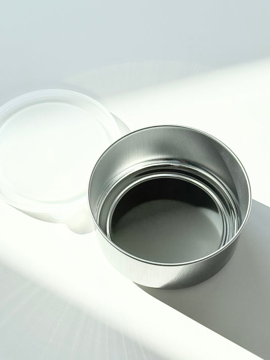 {{ product.title }} - {{ shop.name }}