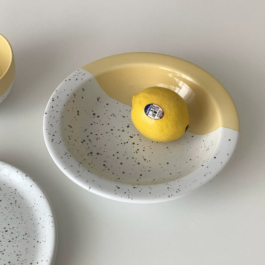 {{ product.title }} - {{ shop.name }}
