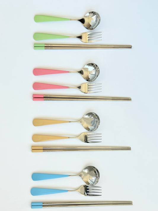 {{ product.title }} - {{ shop.name }}
