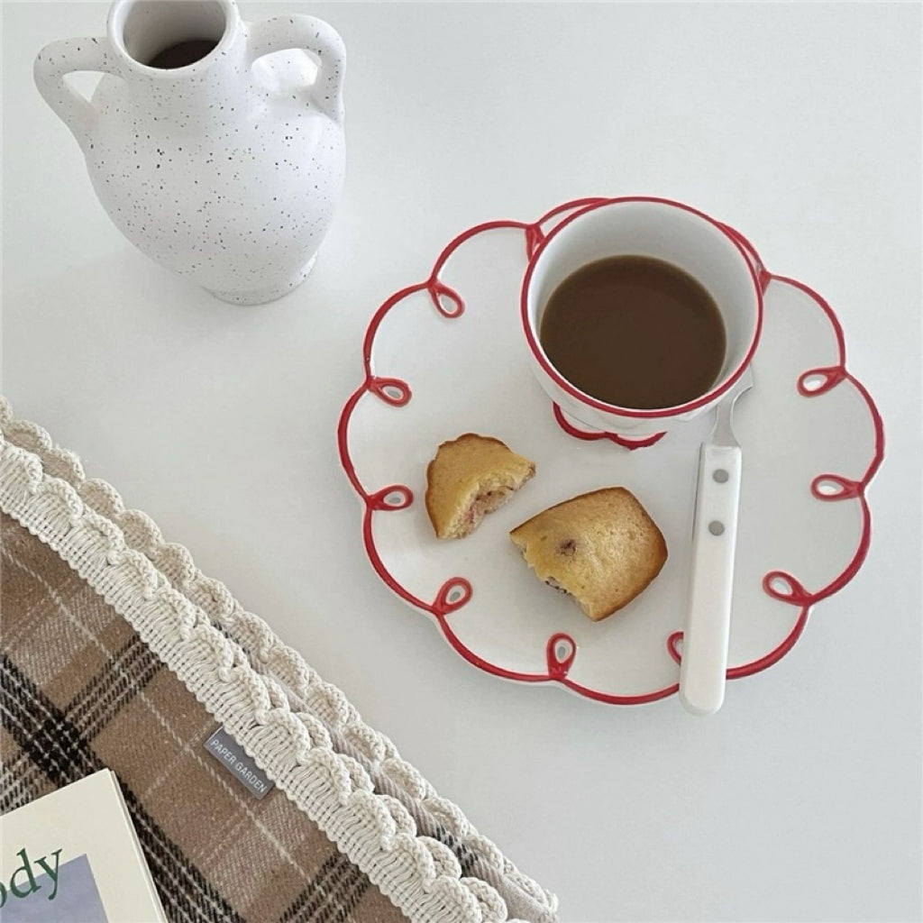 {{ product.title }} - {{ shop.name }}