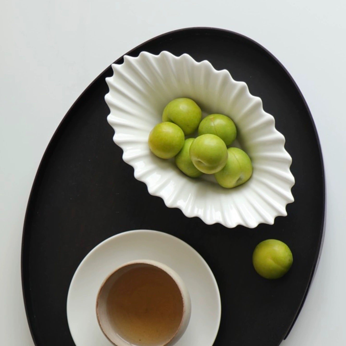 {{ product.title }} - {{ shop.name }}