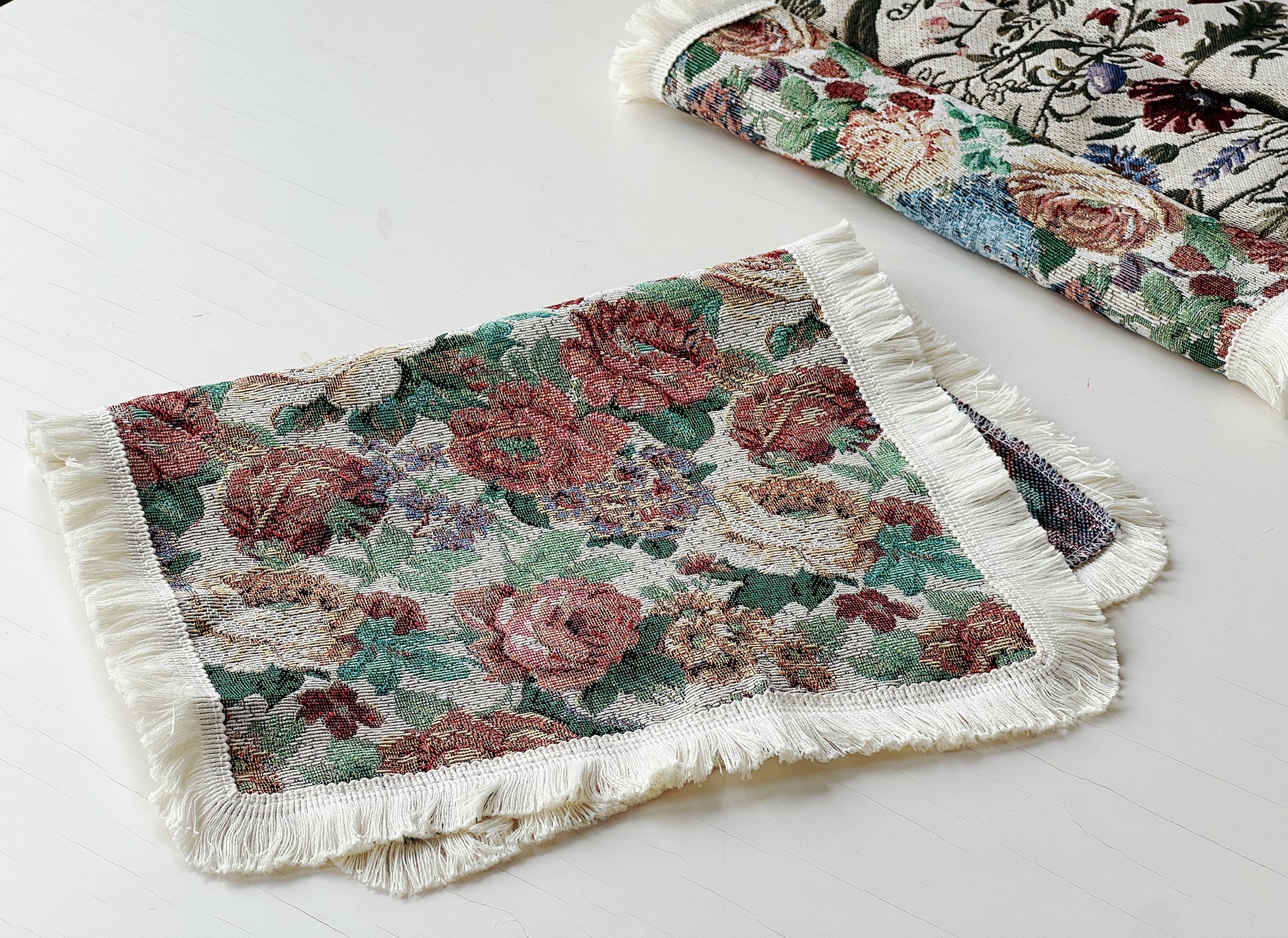 {{ product.title }} - {{ shop.name }}