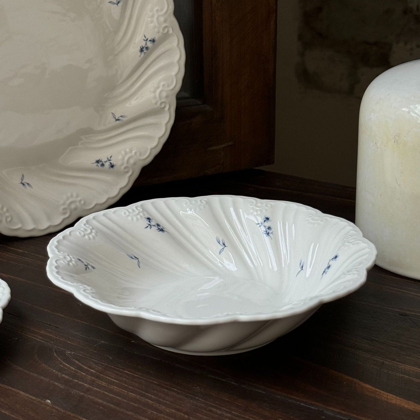 {{ product.title }} - {{ shop.name }}
