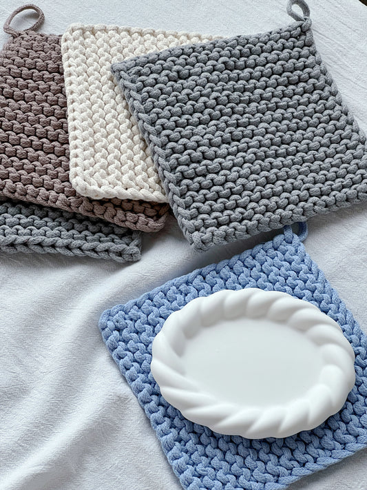 {{ product.title }} - {{ shop.name }}