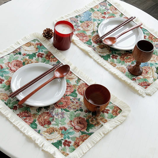 {{ product.title }} - {{ shop.name }}