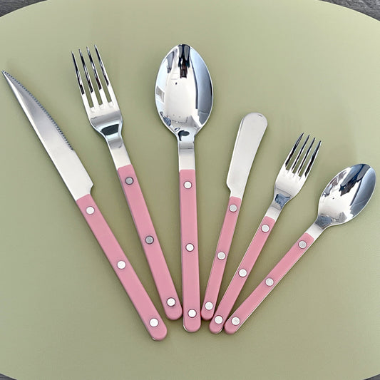 {{ product.title }} - {{ shop.name }}