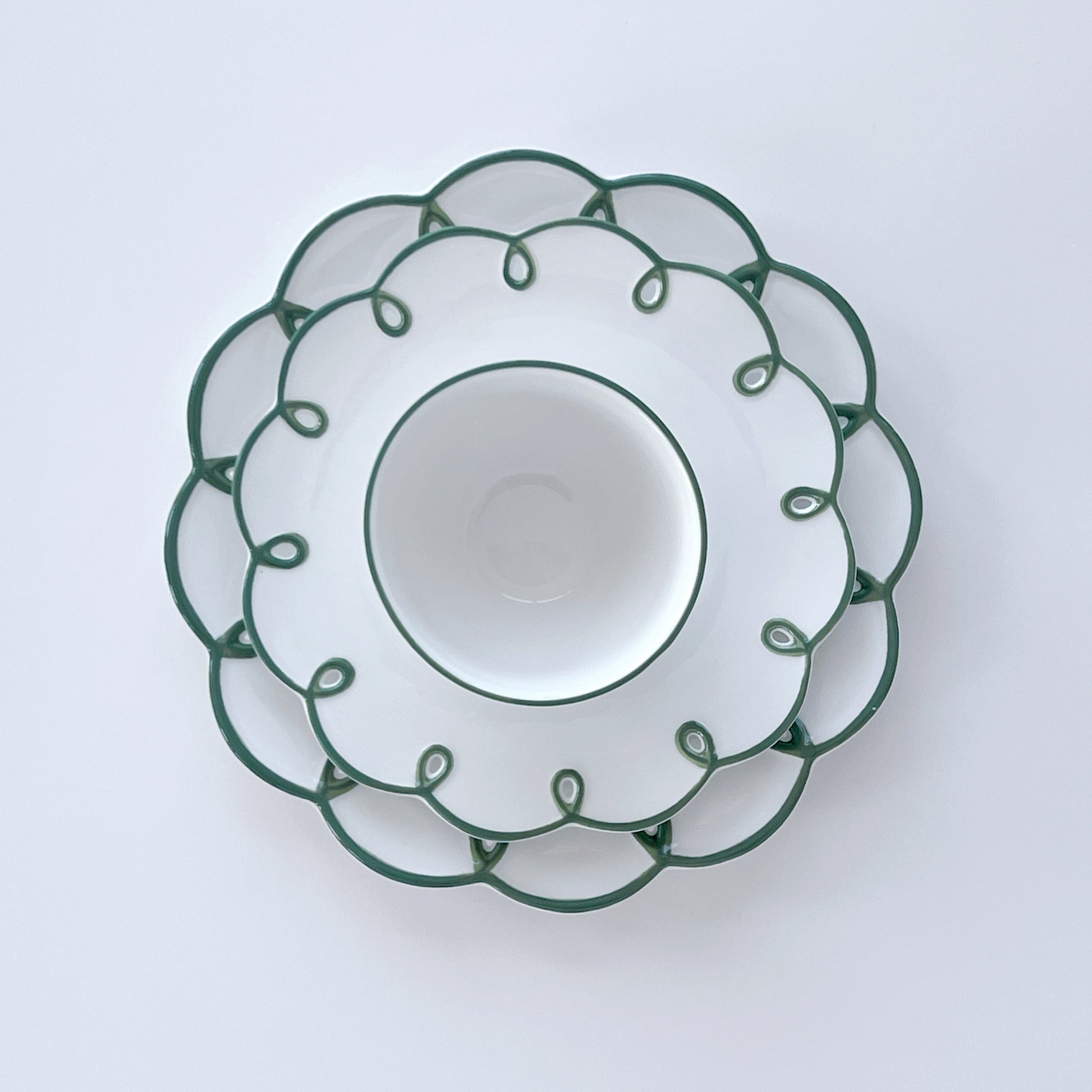 {{ product.title }} - {{ shop.name }}