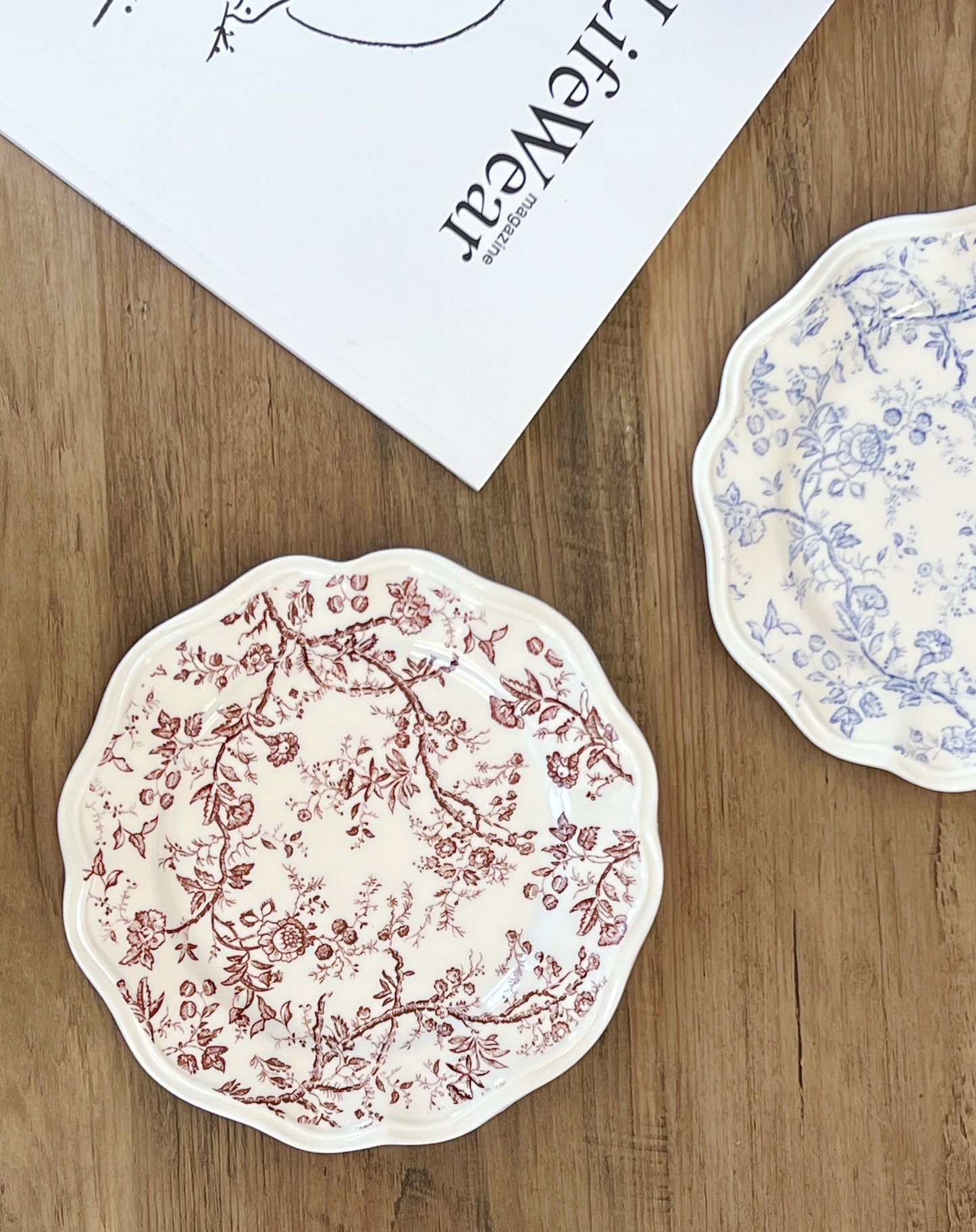 {{ product.title }} - {{ shop.name }}
