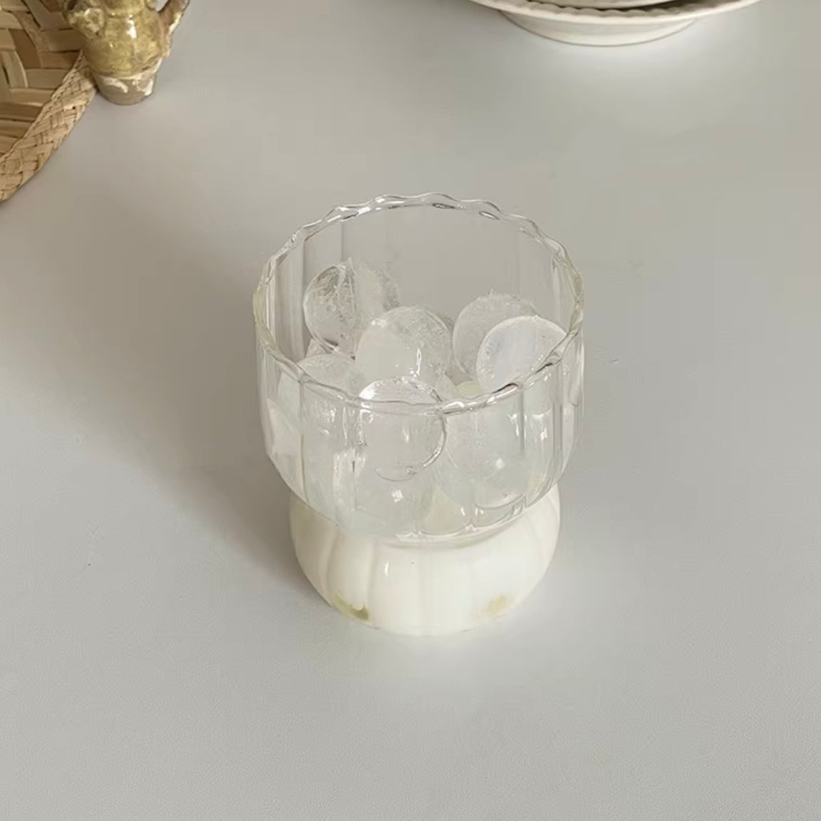 {{ product.title }} - {{ shop.name }}