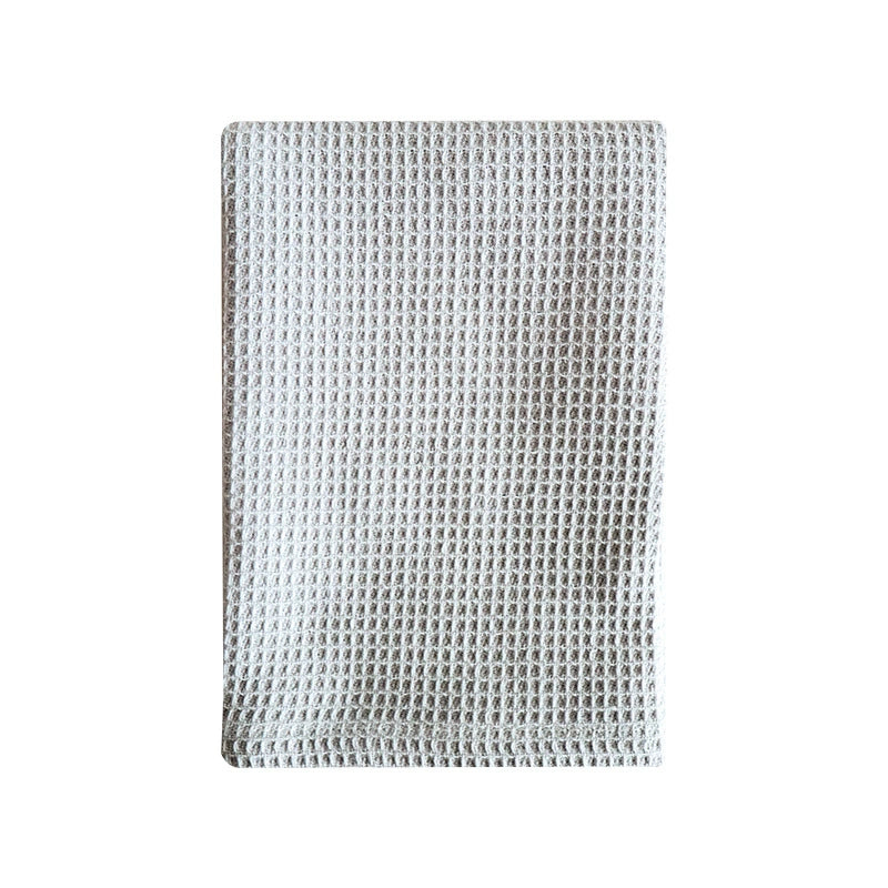 {{ product.title }} - {{ shop.name }}