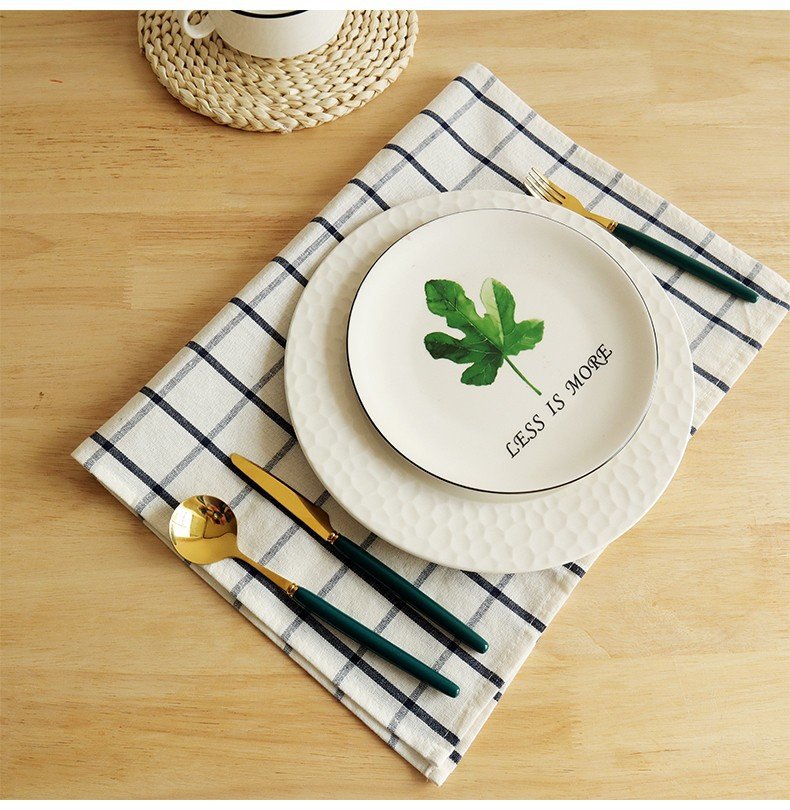 {{ product.title }} - {{ shop.name }}