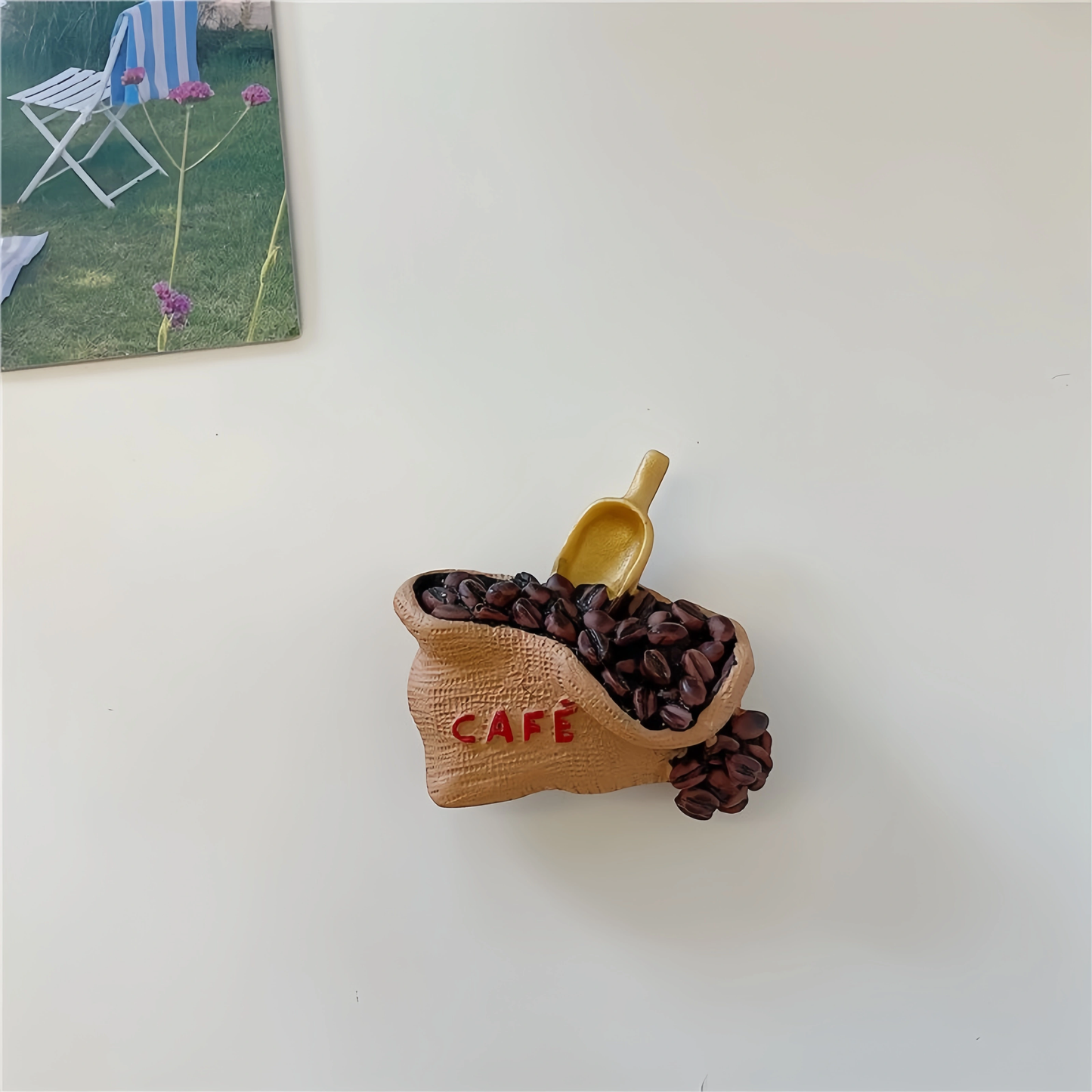 {{ product.title }} - {{ shop.name }}