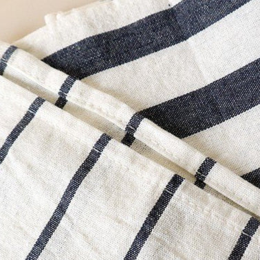 {{ product.title }} - {{ shop.name }}