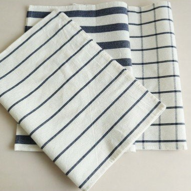 {{ product.title }} - {{ shop.name }}