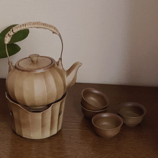 {{ product.title }} - {{ shop.name }}