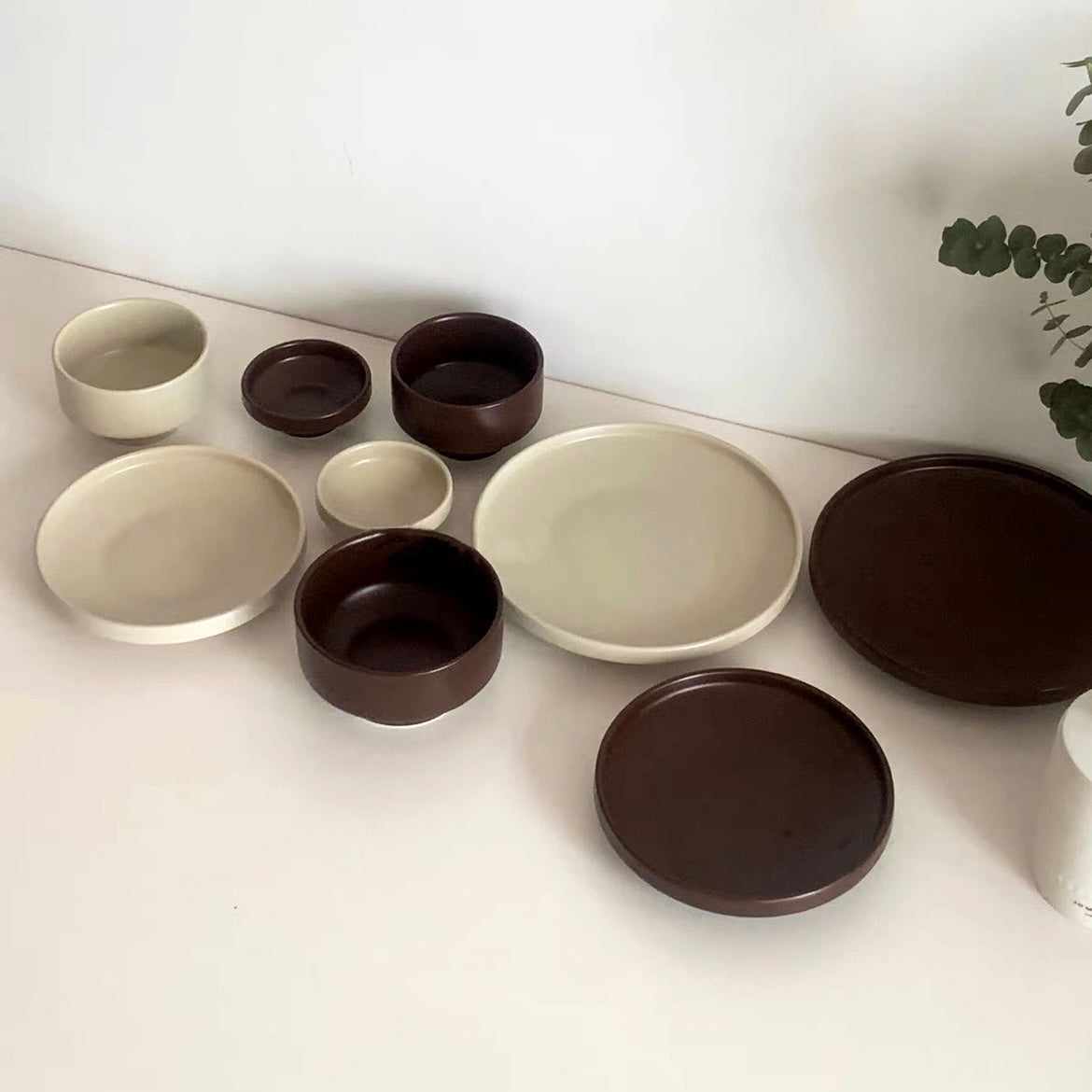 {{ product.title }} - {{ shop.name }}