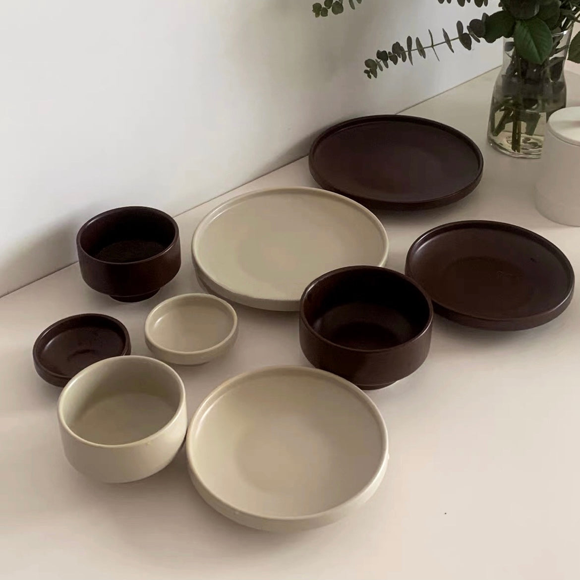 {{ product.title }} - {{ shop.name }}