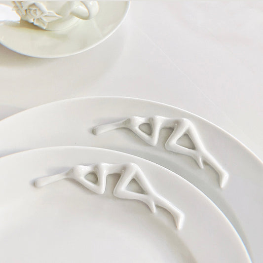 {{ product.title }} - {{ shop.name }}