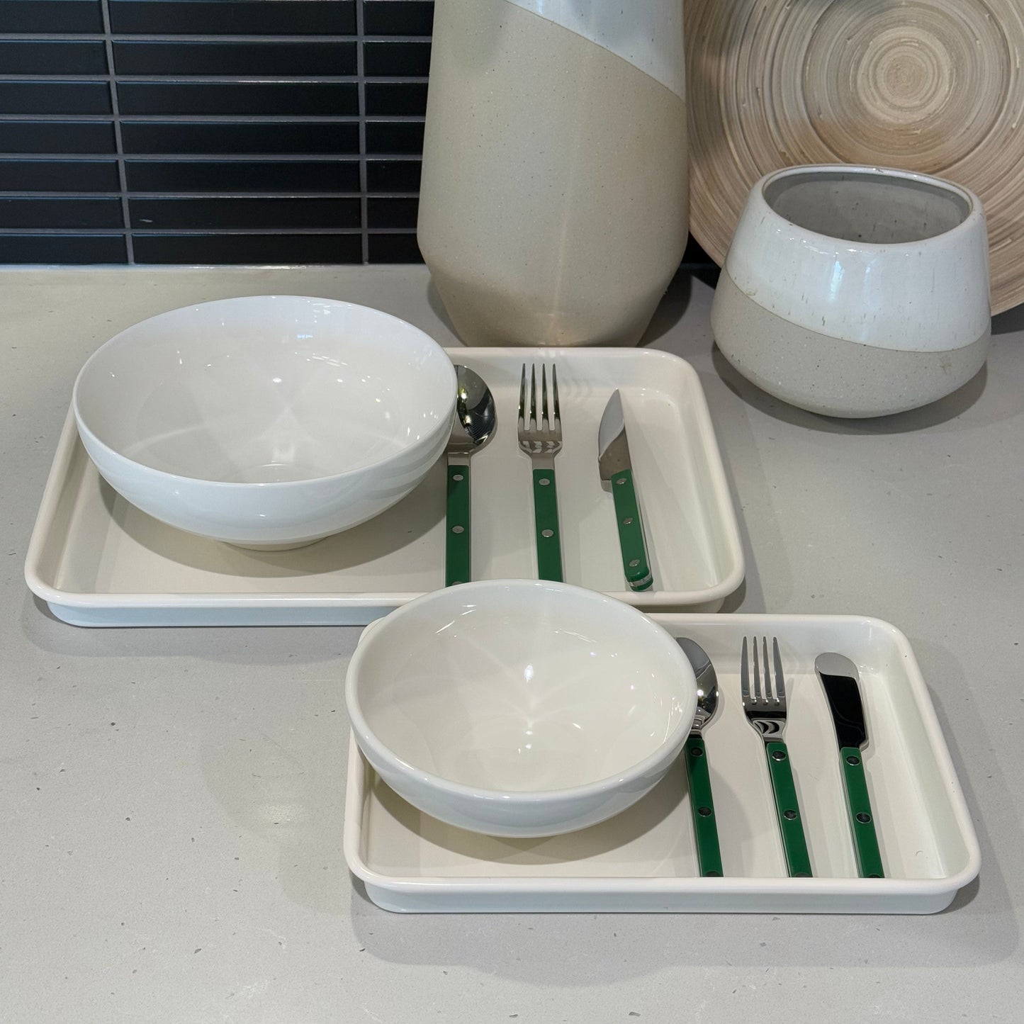 {{ product.title }} - {{ shop.name }}