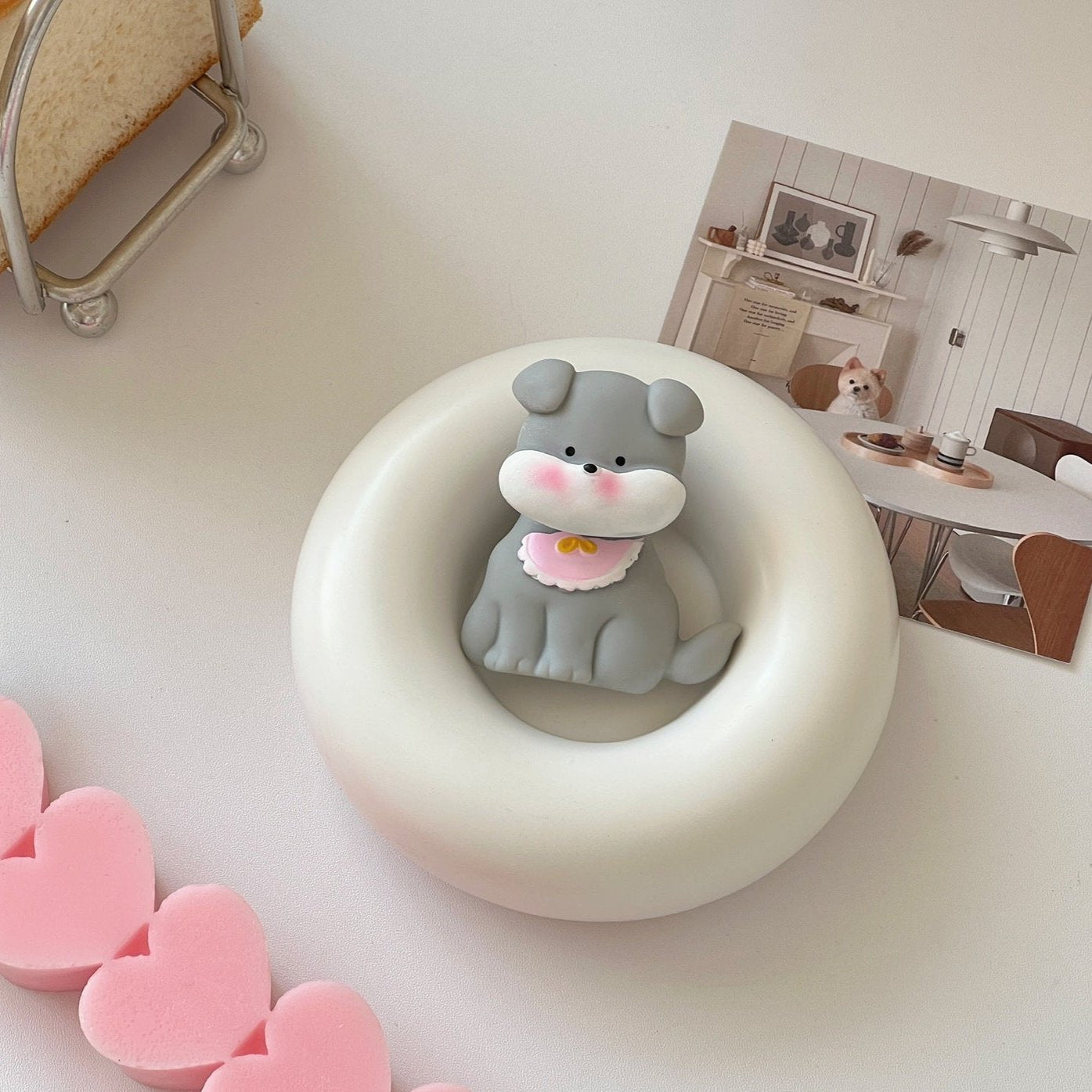 {{ product.title }} - {{ shop.name }}