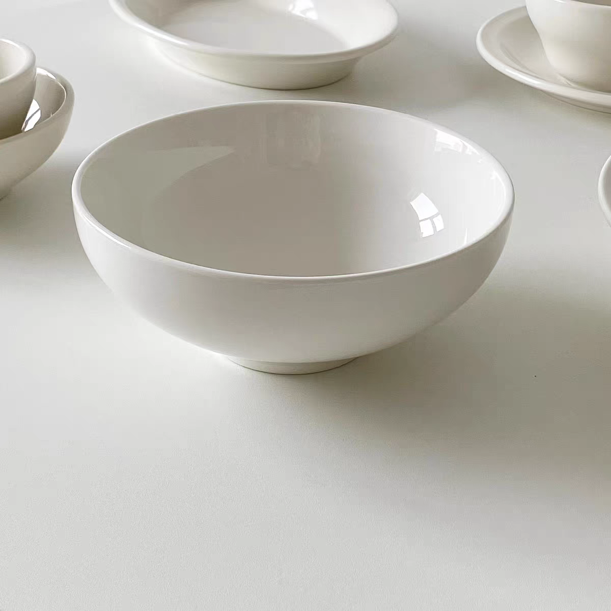 {{ product.title }} - {{ shop.name }}
