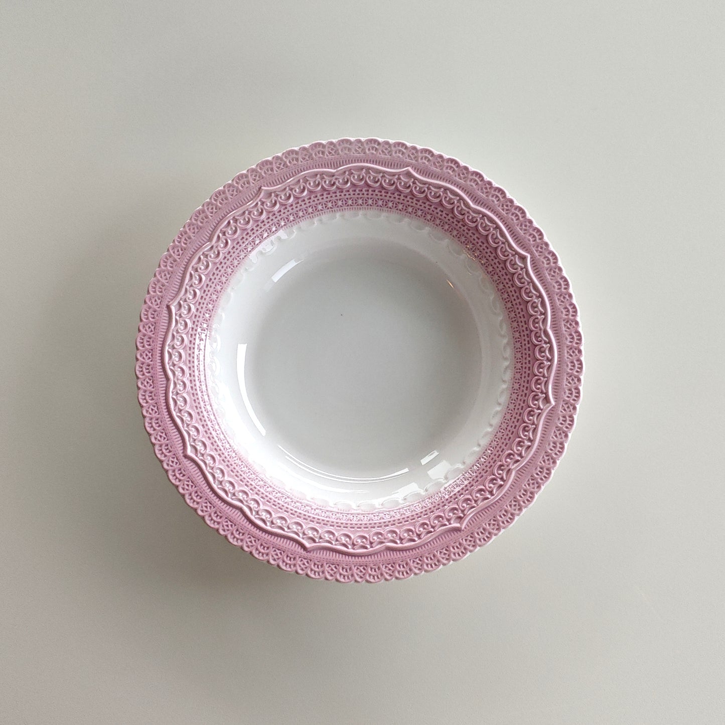 {{ product.title }} - {{ shop.name }}