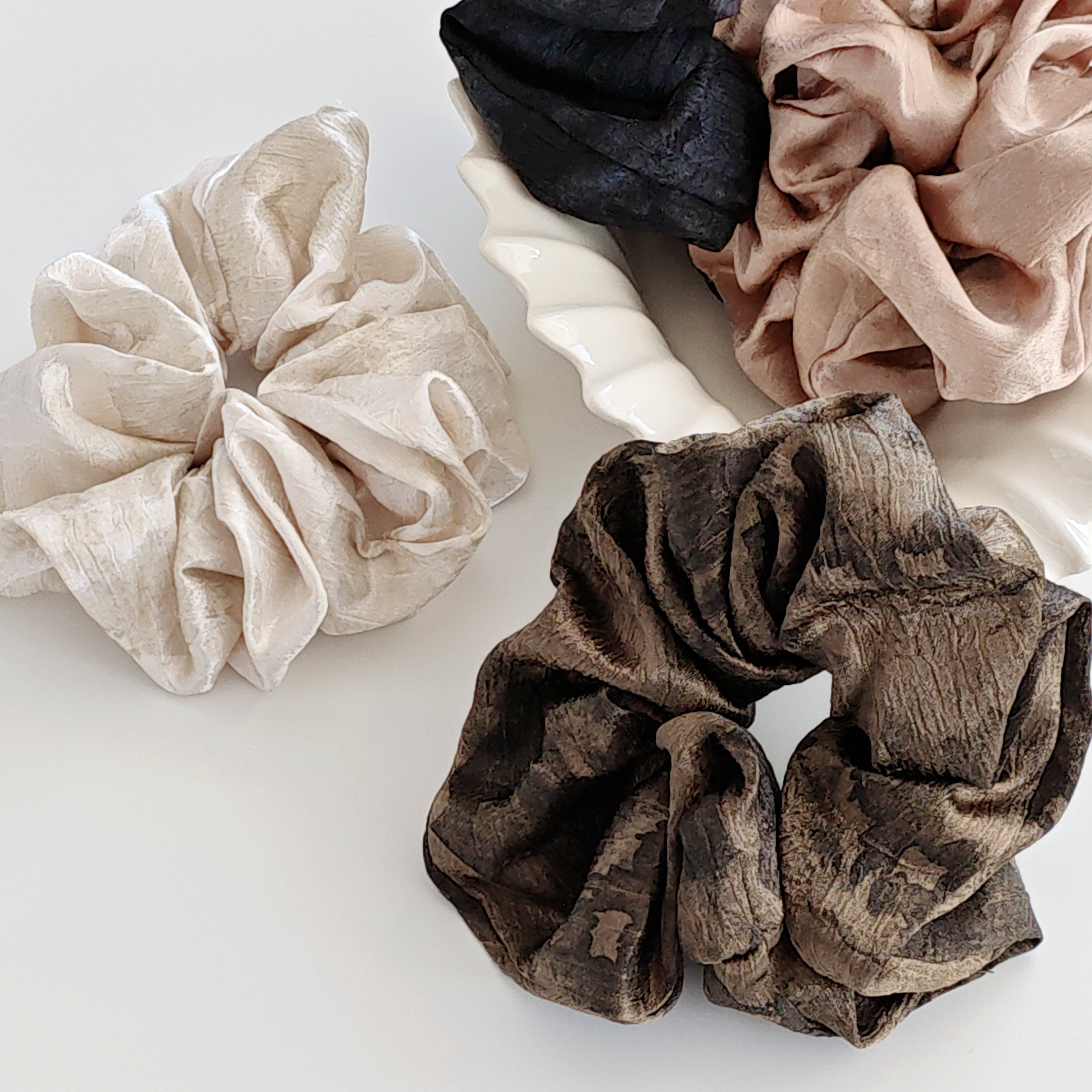 {{ product.title }} - {{ shop.name }}