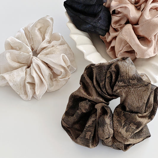 {{ product.title }} - {{ shop.name }}
