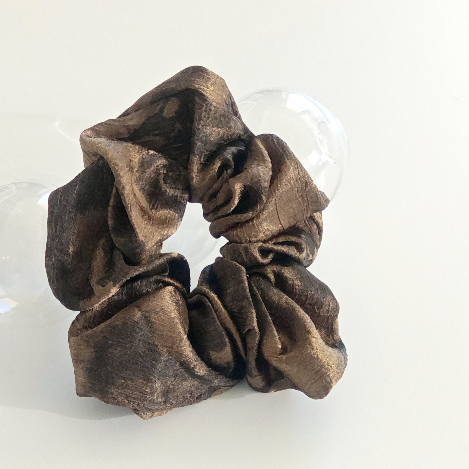 {{ product.title }} - {{ shop.name }}