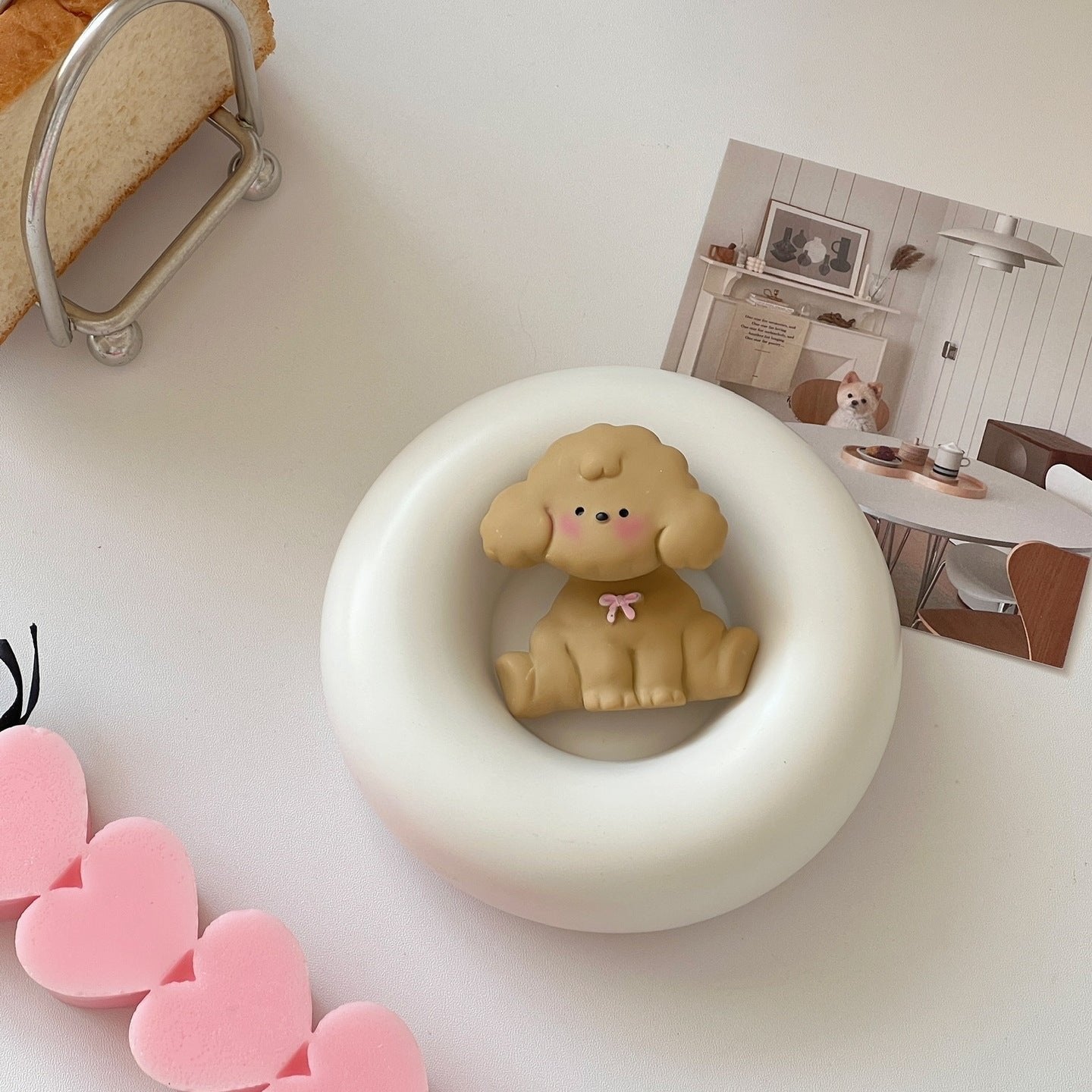 {{ product.title }} - {{ shop.name }}