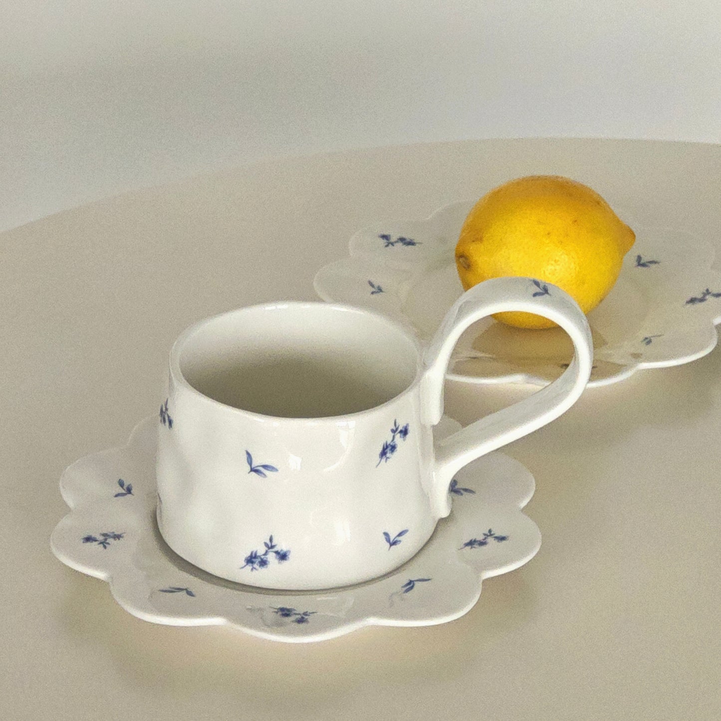 {{ product.title }} - {{ shop.name }}
