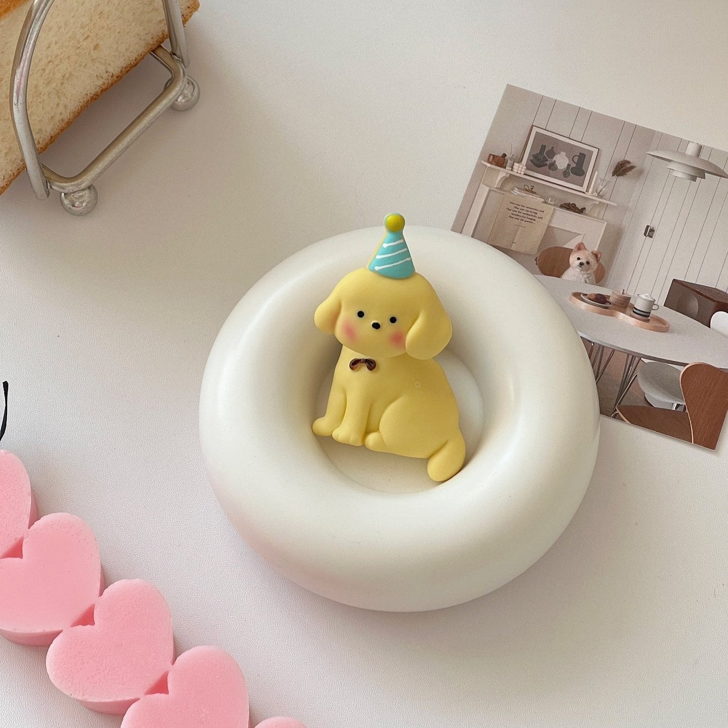 {{ product.title }} - {{ shop.name }}