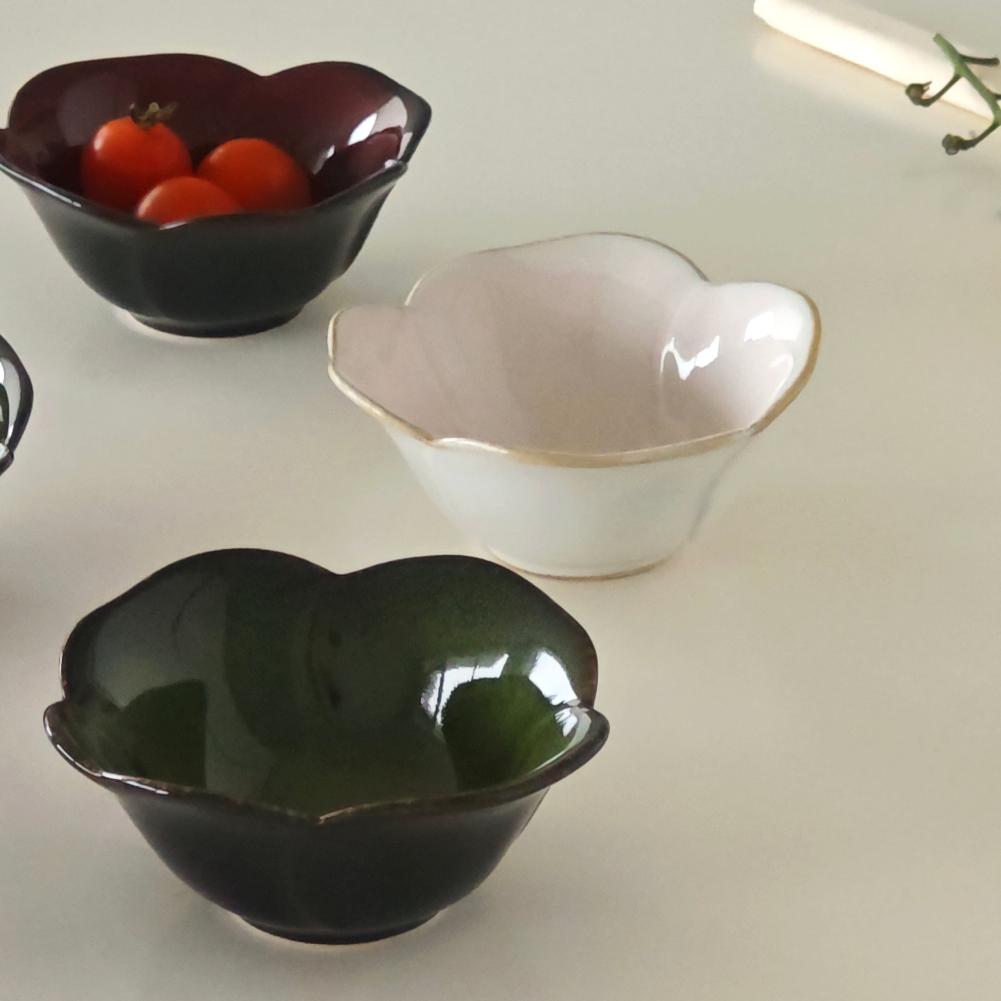 {{ product.title }} - {{ shop.name }}