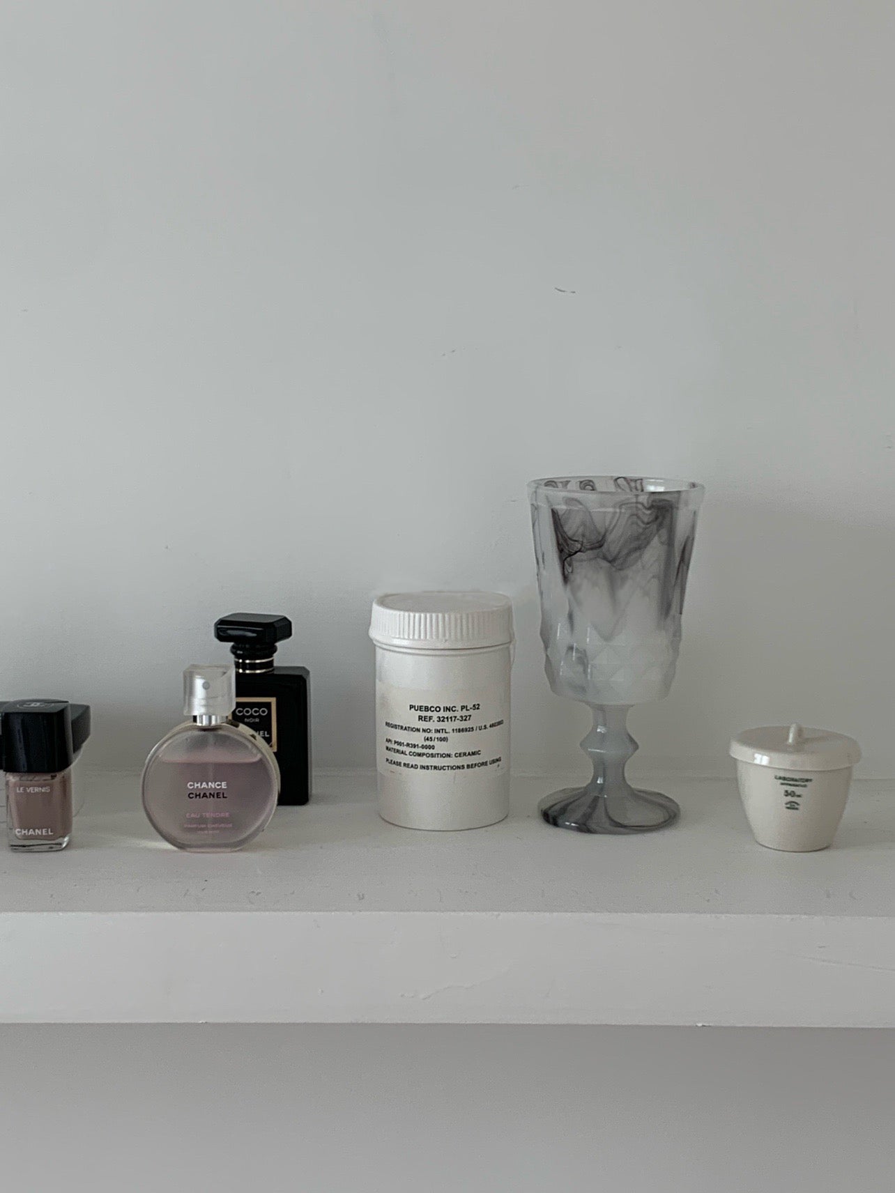 {{ product.title }} - {{ shop.name }}