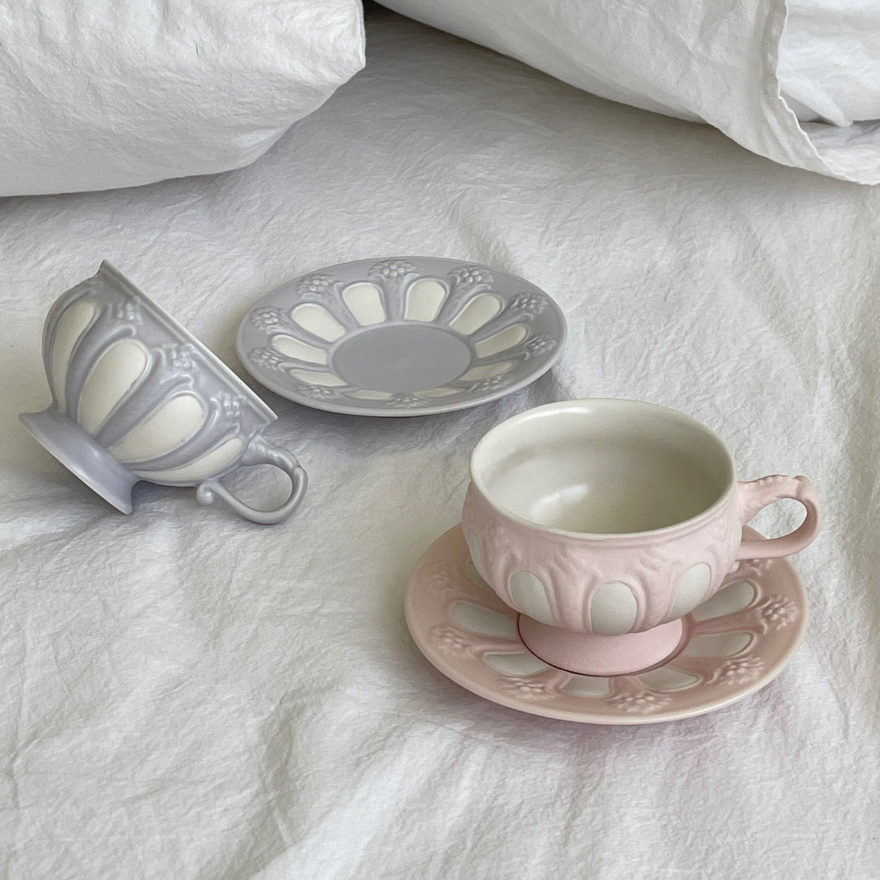 {{ product.title }} - {{ shop.name }}