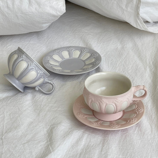 {{ product.title }} - {{ shop.name }}