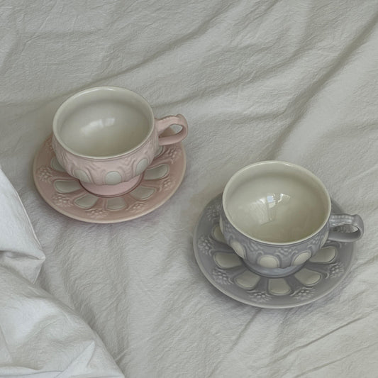 {{ product.title }} - {{ shop.name }}