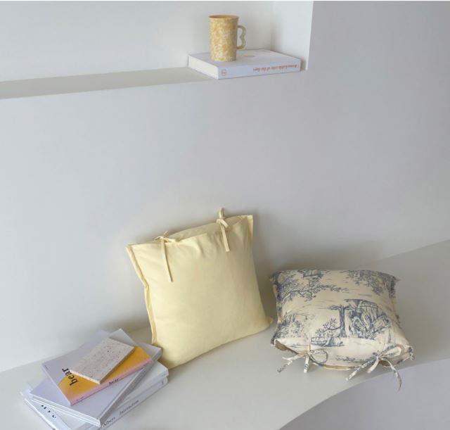 {{ product.title }} - {{ shop.name }}