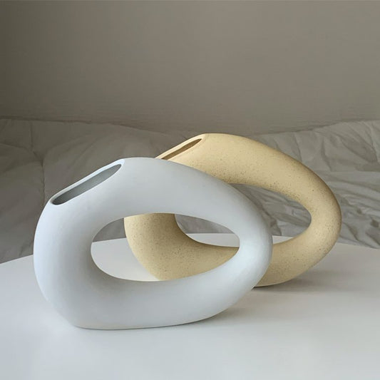 {{ product.title }} - {{ shop.name }}