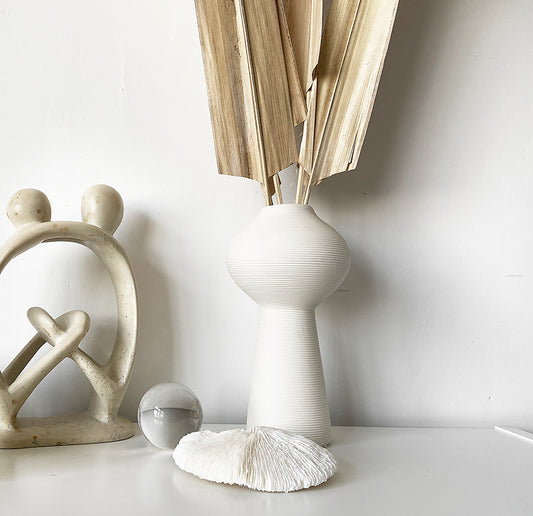 {{ product.title }} - {{ shop.name }}