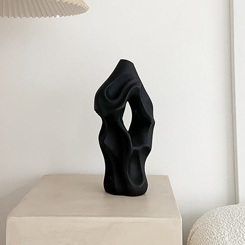 {{ product.title }} - {{ shop.name }}
