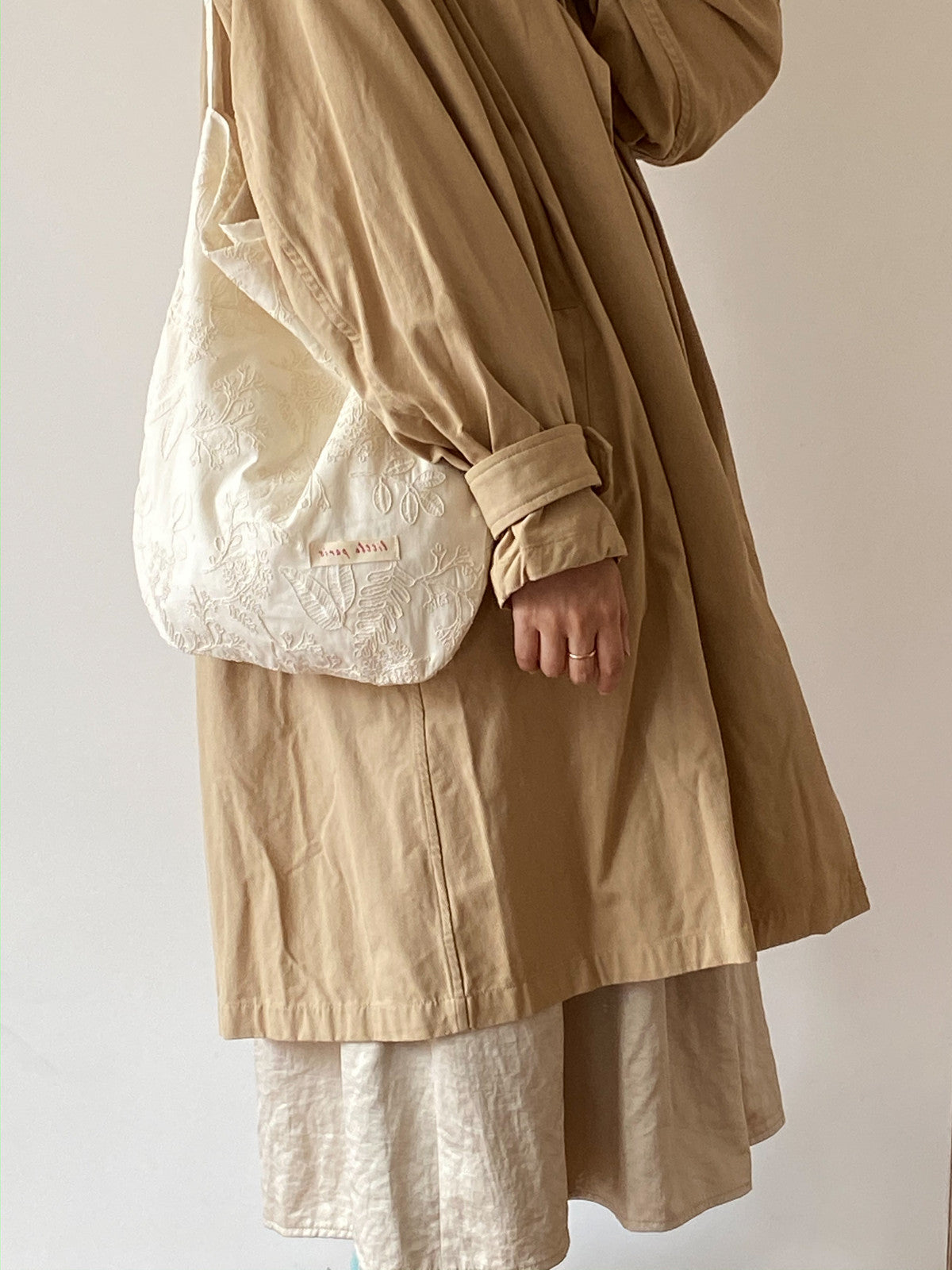 {{ product.title }} - {{ shop.name }}