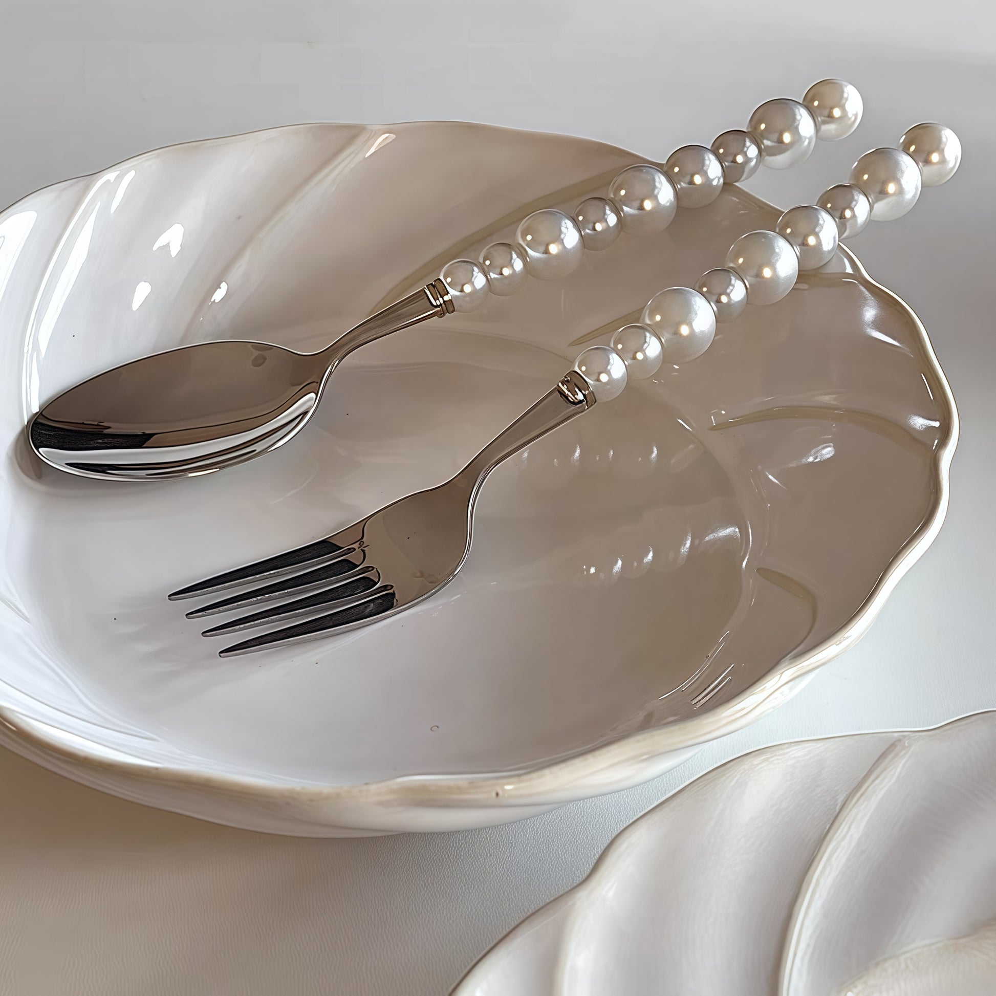 {{ product.title }} - {{ shop.name }}