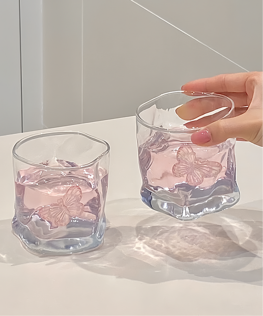 {{ product.title }} - {{ shop.name }}