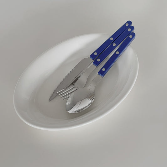 {{ product.title }} - {{ shop.name }}