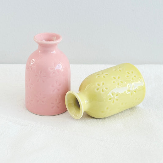{{ product.title }} - {{ shop.name }}